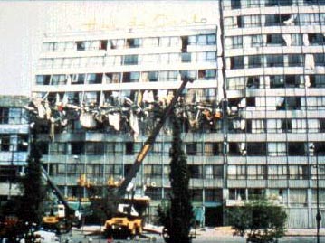 Imagen en la que se muestra los daños en el Hotel de Carlo causados por el terremoto de México